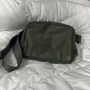 NWT Lululemon everywhere belt bag
